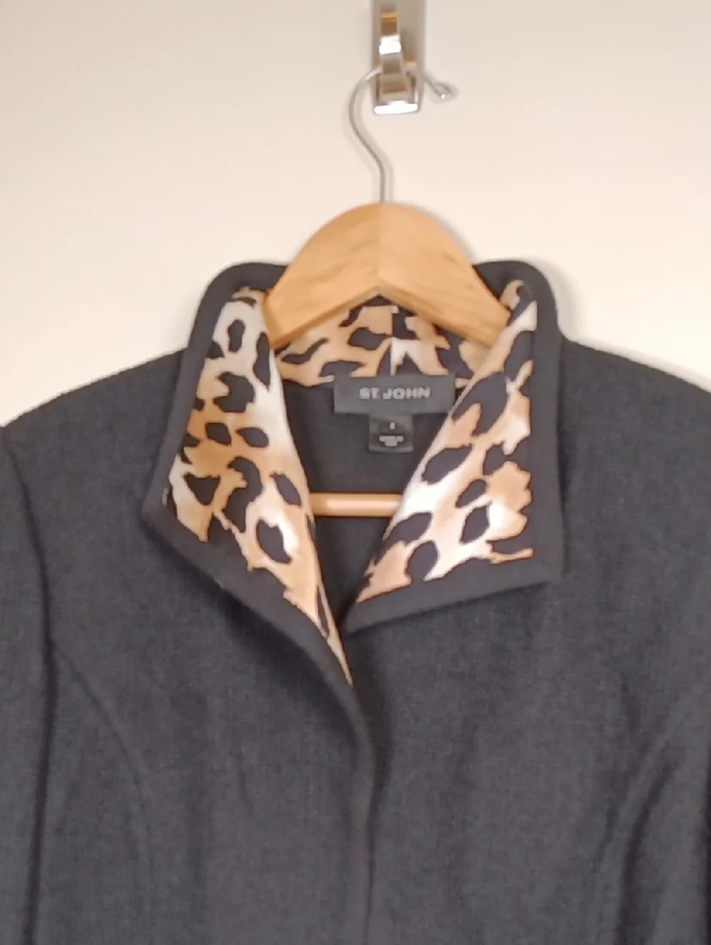 St. John Open Front Knit Jacket w/ Satin Leopard Accent Lining Size 6